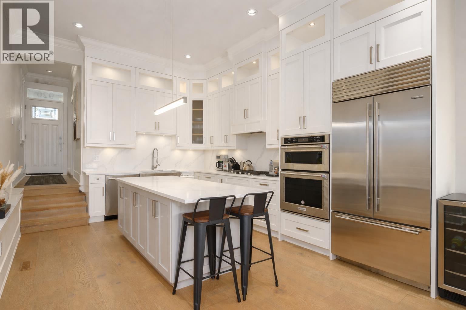 926 DELESTRE AVENUE, Coquitlam, British Columbia