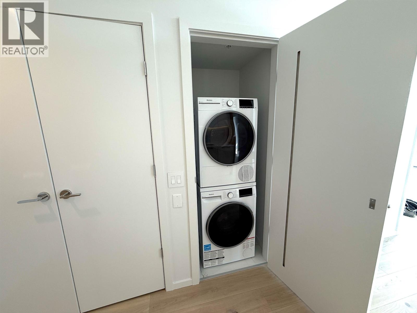 5xx 2729 Kingsway, Vancouver, British Columbia  V5R 0M6 - Photo 9 - R3106553