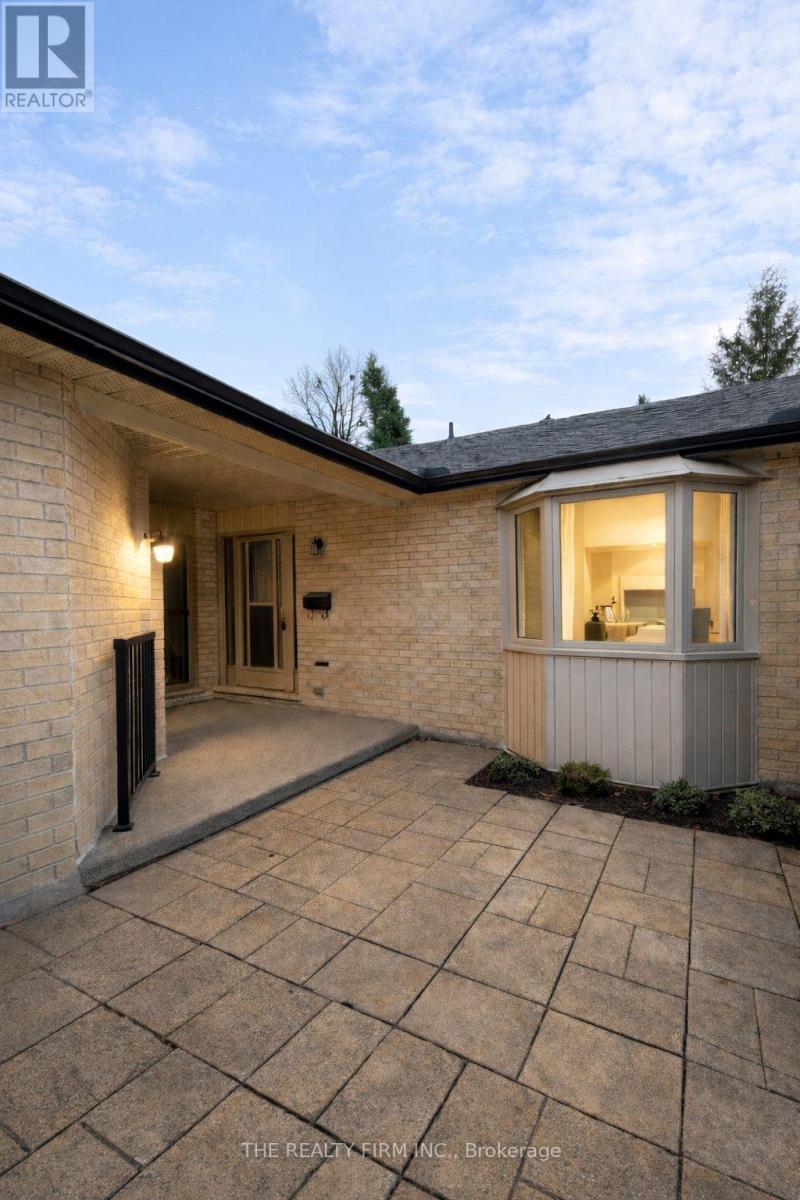 6 - 93 Pine Valley Gate, London South, Ontario  N6H 1L7 - Photo 2 - X12968288