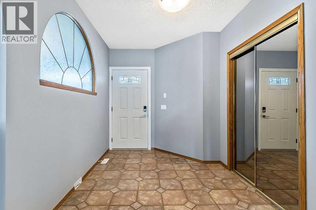303 Schubert Place Nw, Calgary, Alberta  T3L 1X2 - Photo 3 - A2292689