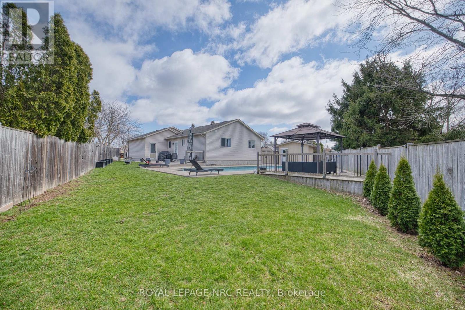 16 Leonard Drive, St. Catharines, Ontario  L2S 3V2 - Photo 32 - X12968262