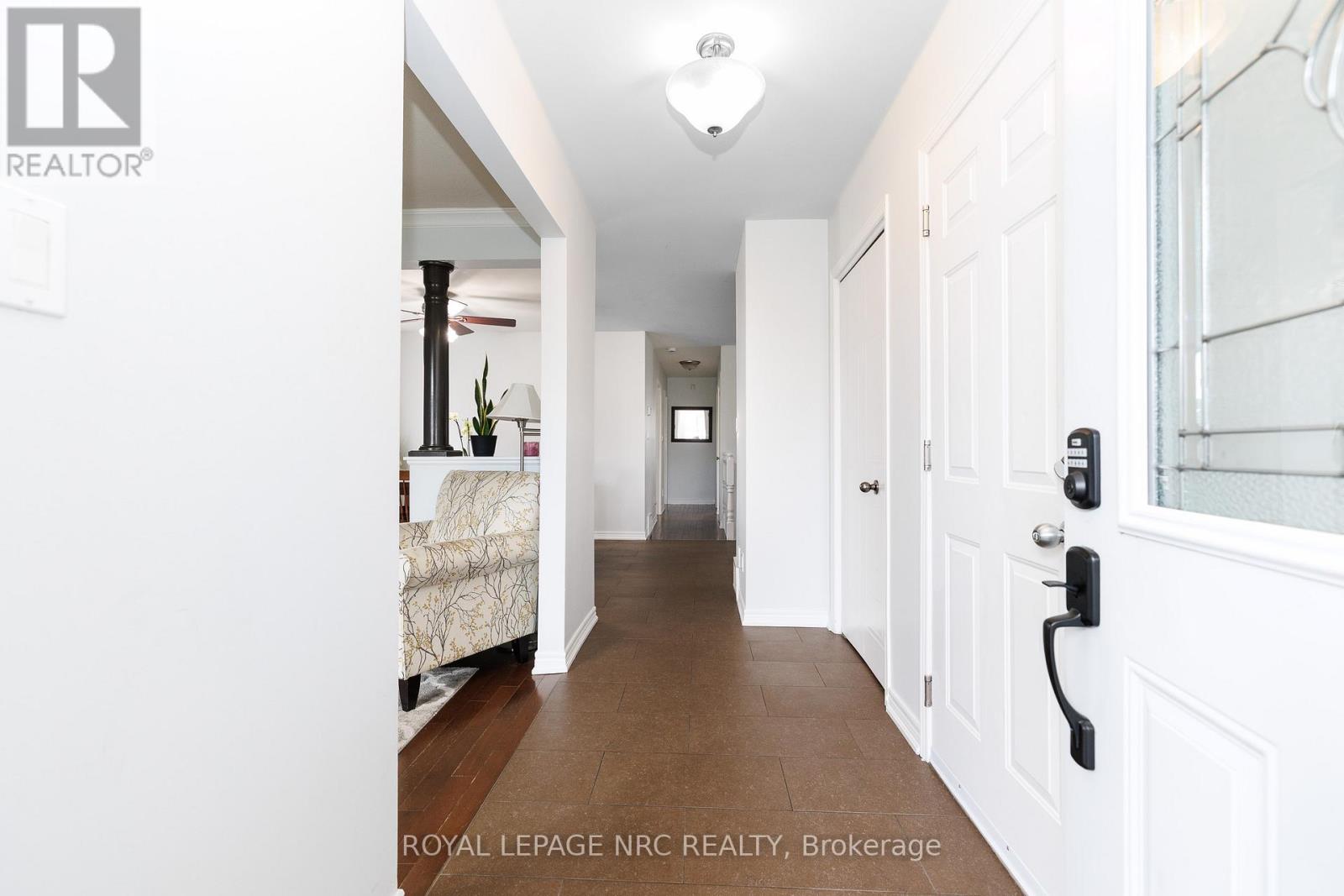 16 Leonard Drive, St. Catharines, Ontario  L2S 3V2 - Photo 6 - X12968262