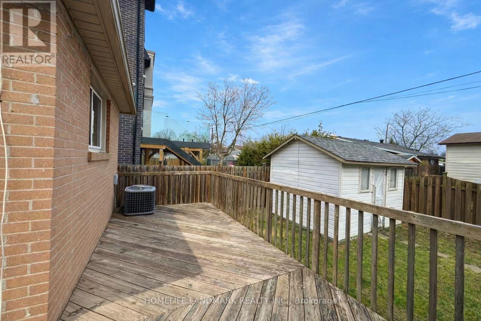 2 - 16 Cartier Crescent, Richmond Hill, Ontario  L4C 2N1 - Photo 7 - N12925942