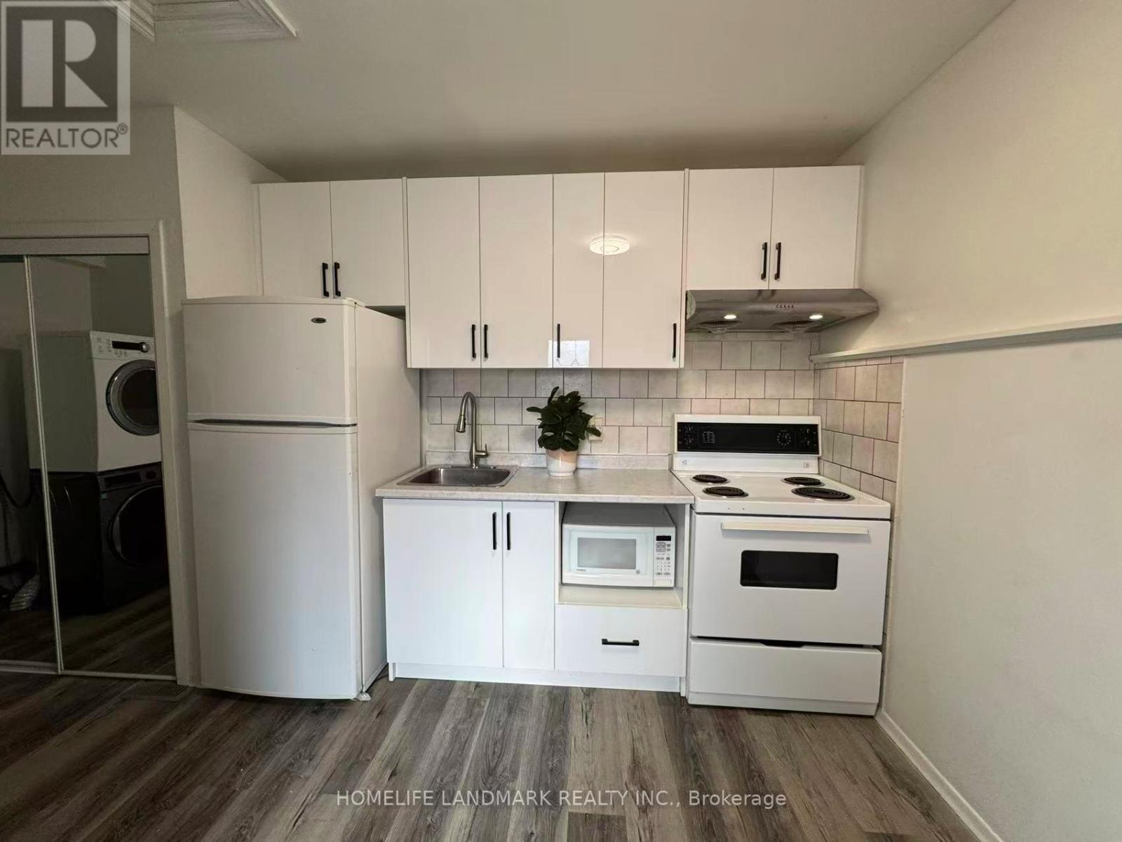 2 - 16 Cartier Crescent, Richmond Hill, Ontario  L4C 2N1 - Photo 2 - N12925942