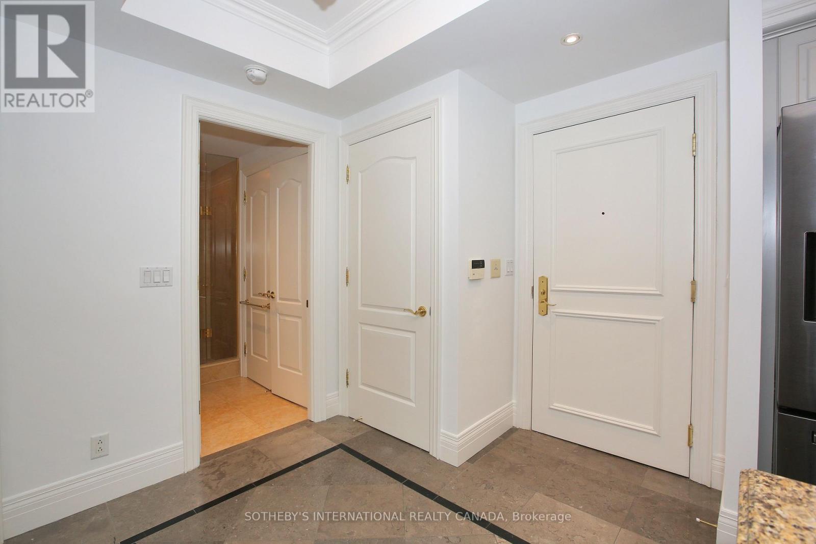 809 - 33 Delisle Avenue, Toronto, Ontario  M4V 3C7 - Photo 3 - C12968266