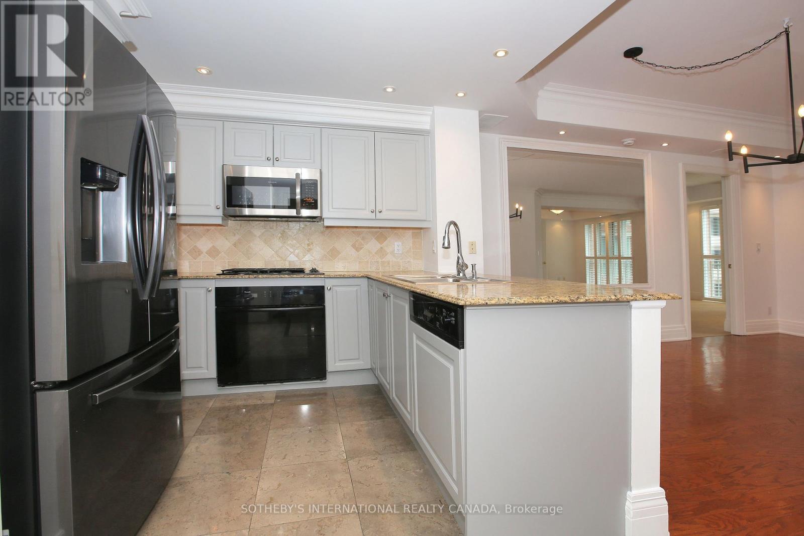 809 - 33 Delisle Avenue, Toronto, Ontario  M4V 3C7 - Photo 5 - C12968266