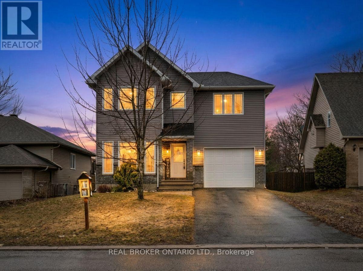 6 Francis Street, Carleton Place, Ontario  K7C 0C6 - Photo 2 - X12968244