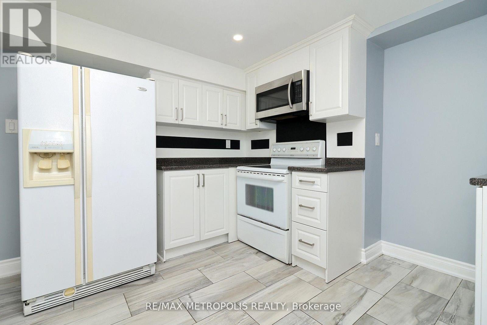 #basement - 33 Lipton Crescent, Whitby, Ontario  L1R 1W7 - Photo 11 - E12968218