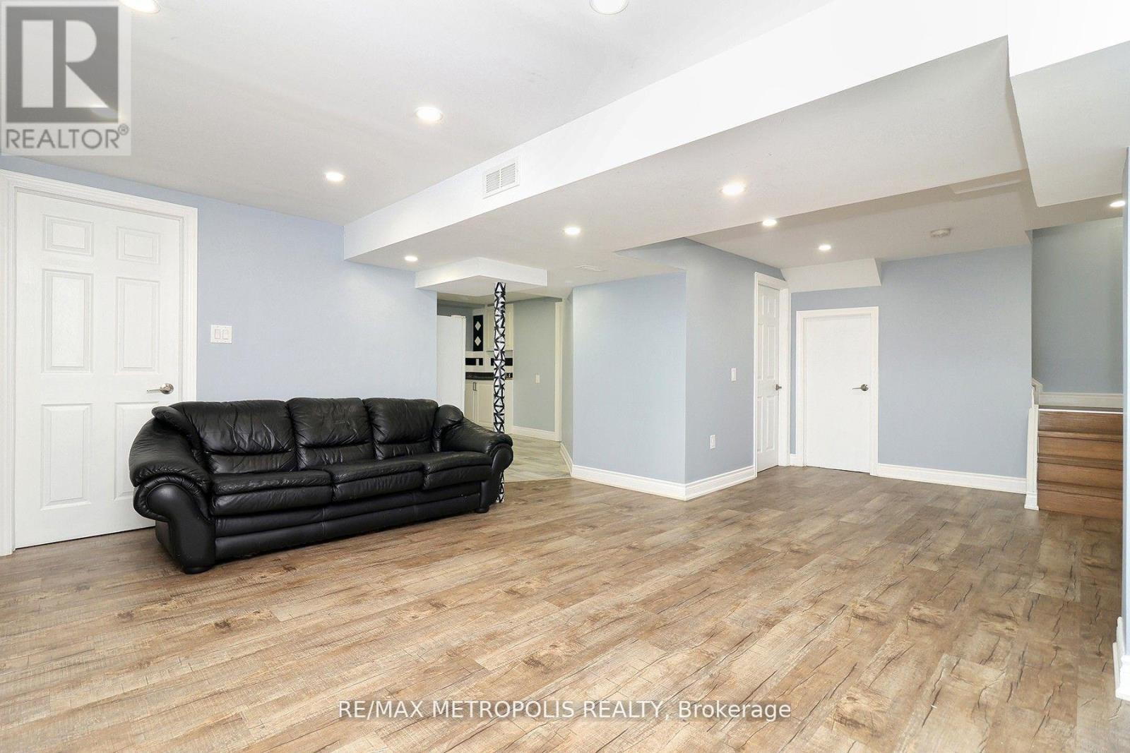 #basement - 33 Lipton Crescent, Whitby, Ontario  L1R 1W7 - Photo 18 - E12968218