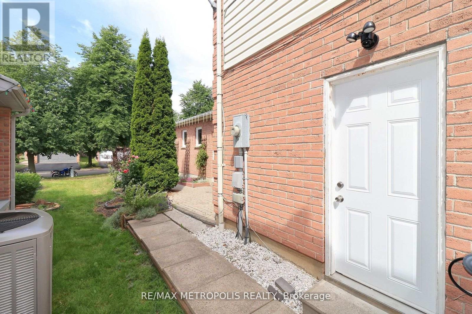 #basement - 33 Lipton Crescent, Whitby, Ontario  L1R 1W7 - Photo 26 - E12968218