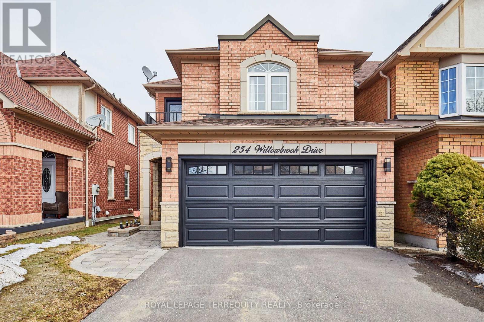 254 WILLOWBROOK DRIVE, Whitby, Ontario