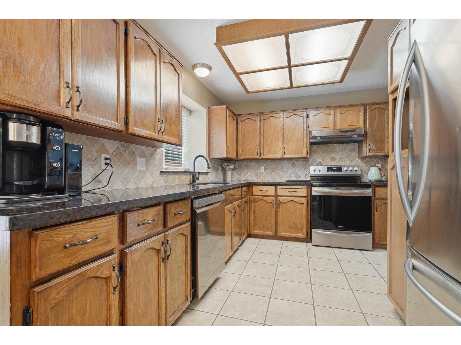 12316 Southpark Crescent, Surrey, British Columbia  V3X 2C1 - Photo 10 - R3108172