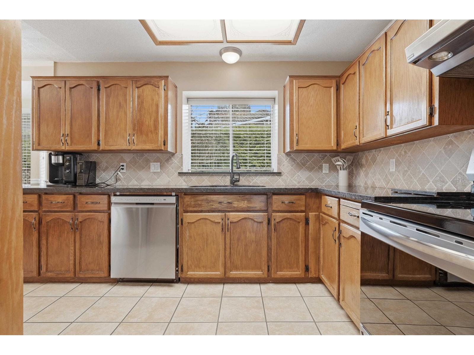 12316 Southpark Crescent, Surrey, British Columbia  V3X 2C1 - Photo 9 - R3108172