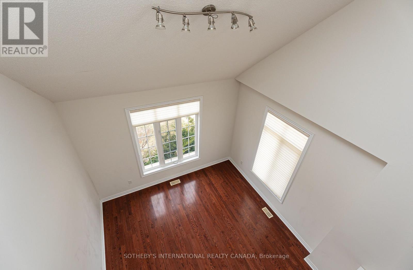 1 Herbert Wales Crescent, Markham, Ontario  L6C 0G1 - Photo 15 - N12968198