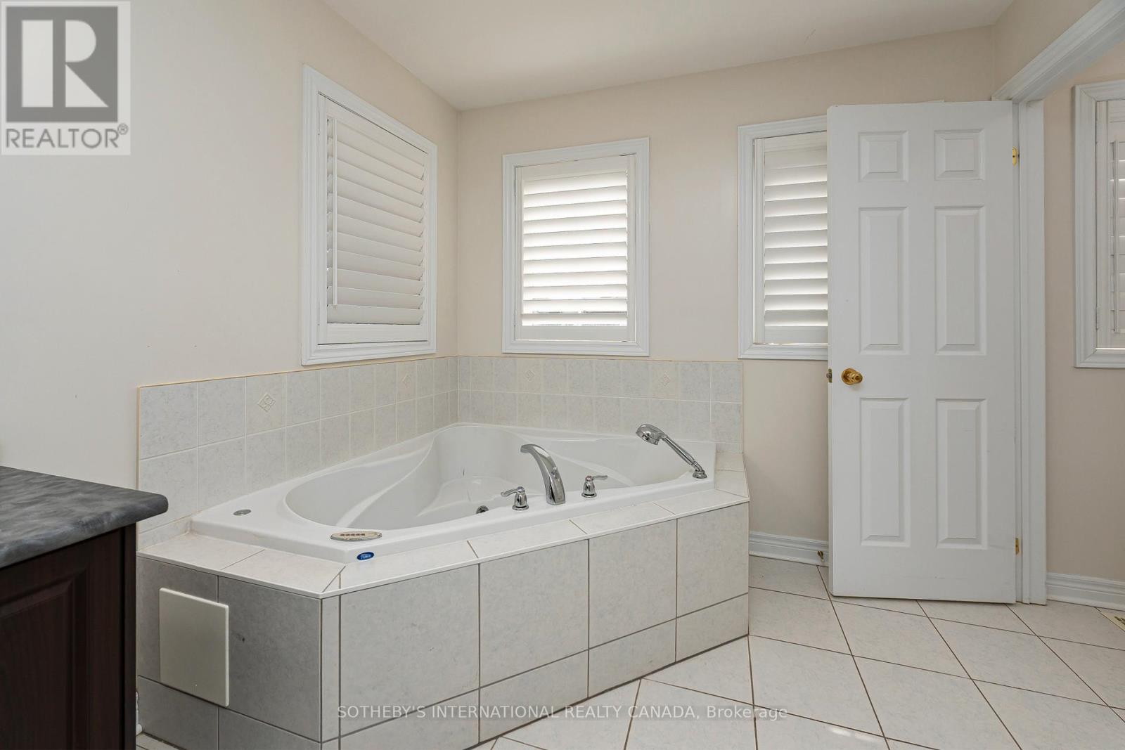 1 Herbert Wales Crescent, Markham, Ontario  L6C 0G1 - Photo 28 - N12968198