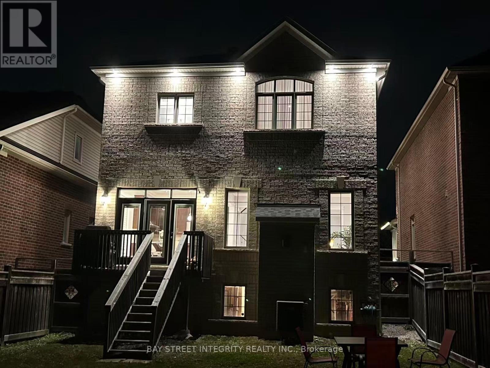 170 Crane Street, Aurora, Ontario  L4G 0W2 - Photo 2 - N12968226