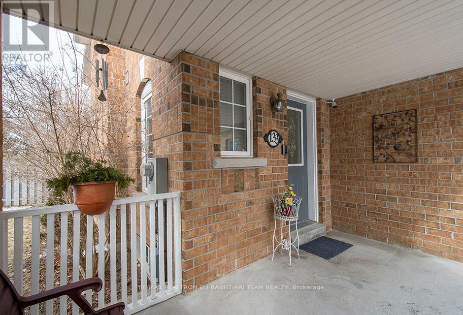 133 Long Point Drive, Richmond Hill, Ontario  L4E 3Z6 - Photo 8 - N12968246