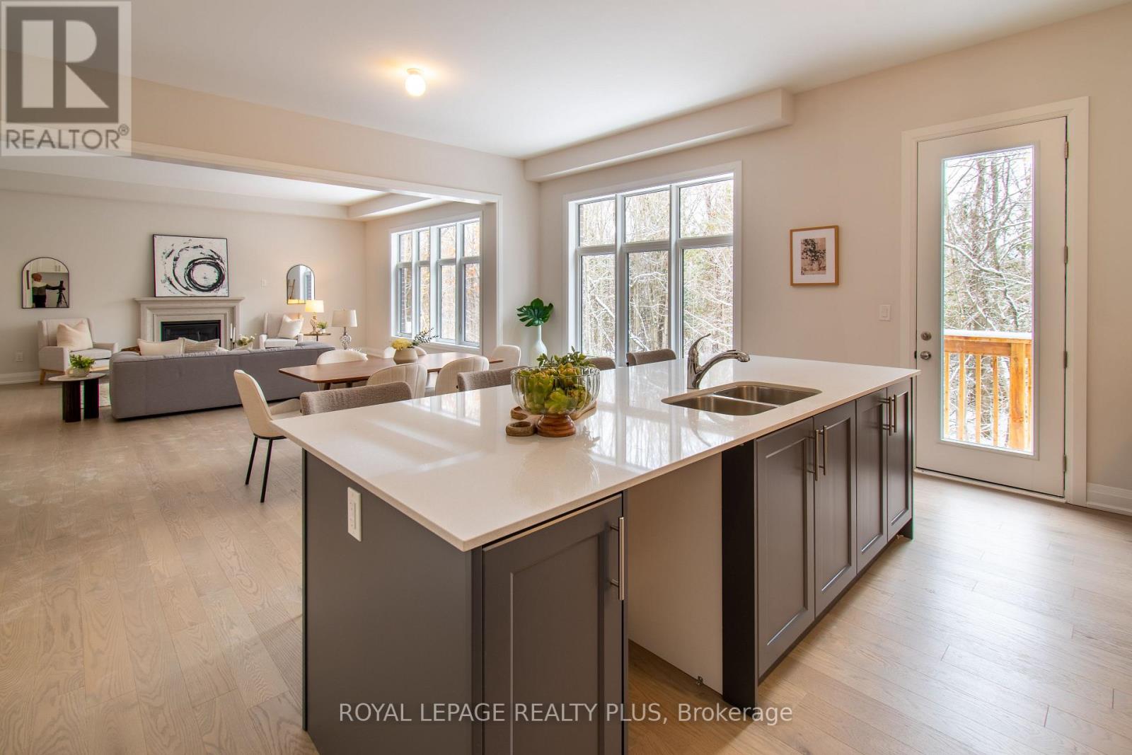 980 Church Drive, Innisfil, Ontario  L0L 1W0 - Photo 18 - N12968248