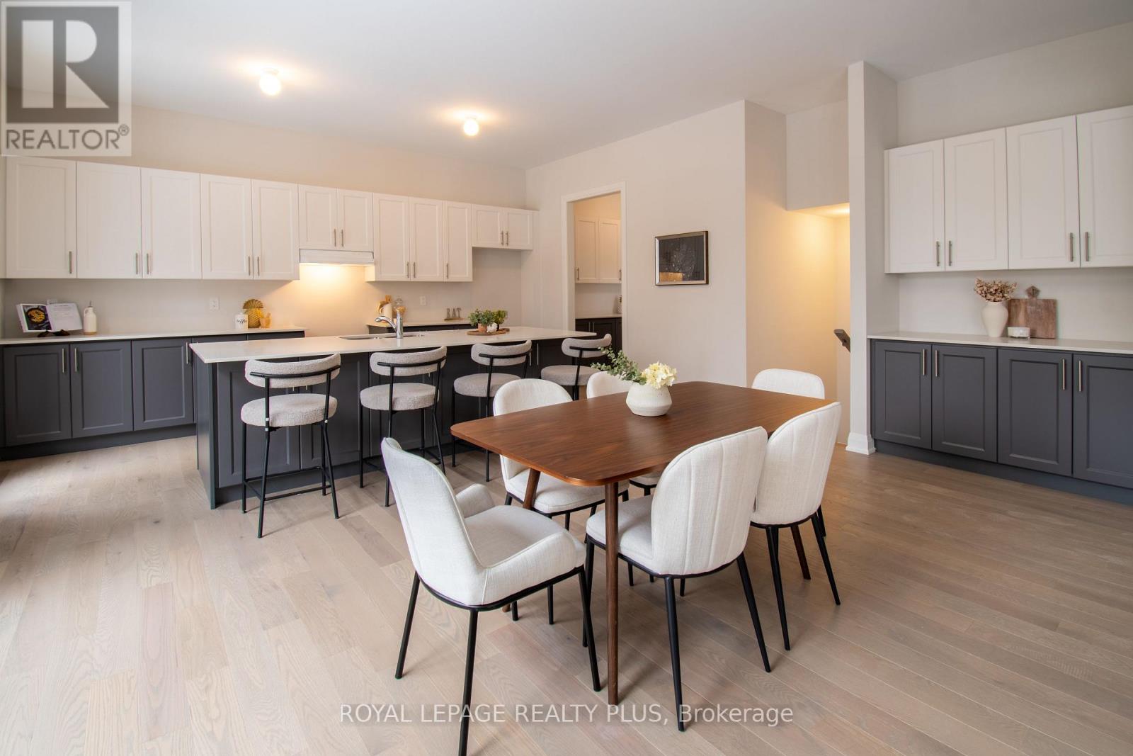 980 Church Drive, Innisfil, Ontario  L0L 1W0 - Photo 21 - N12968248