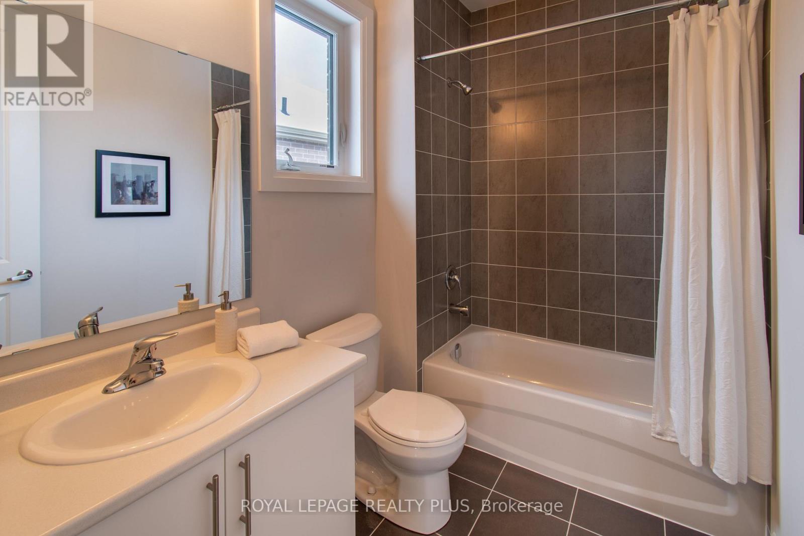 980 Church Drive, Innisfil, Ontario  L0L 1W0 - Photo 33 - N12968248