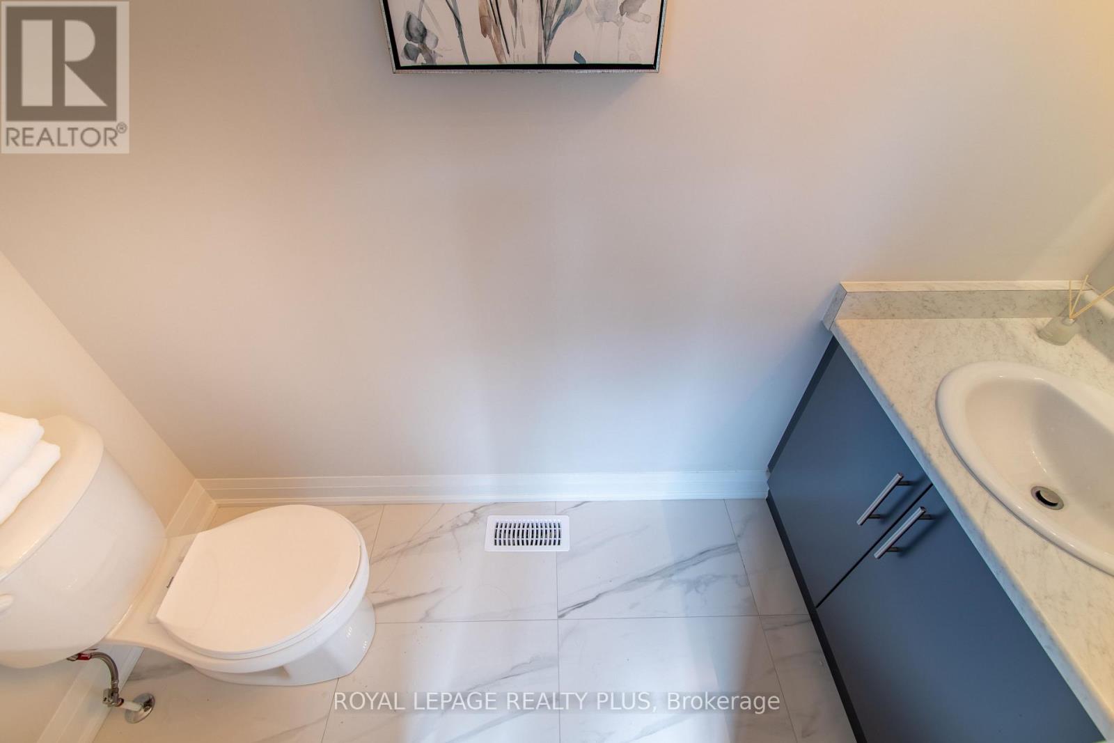 980 Church Drive, Innisfil, Ontario  L0L 1W0 - Photo 8 - N12968248