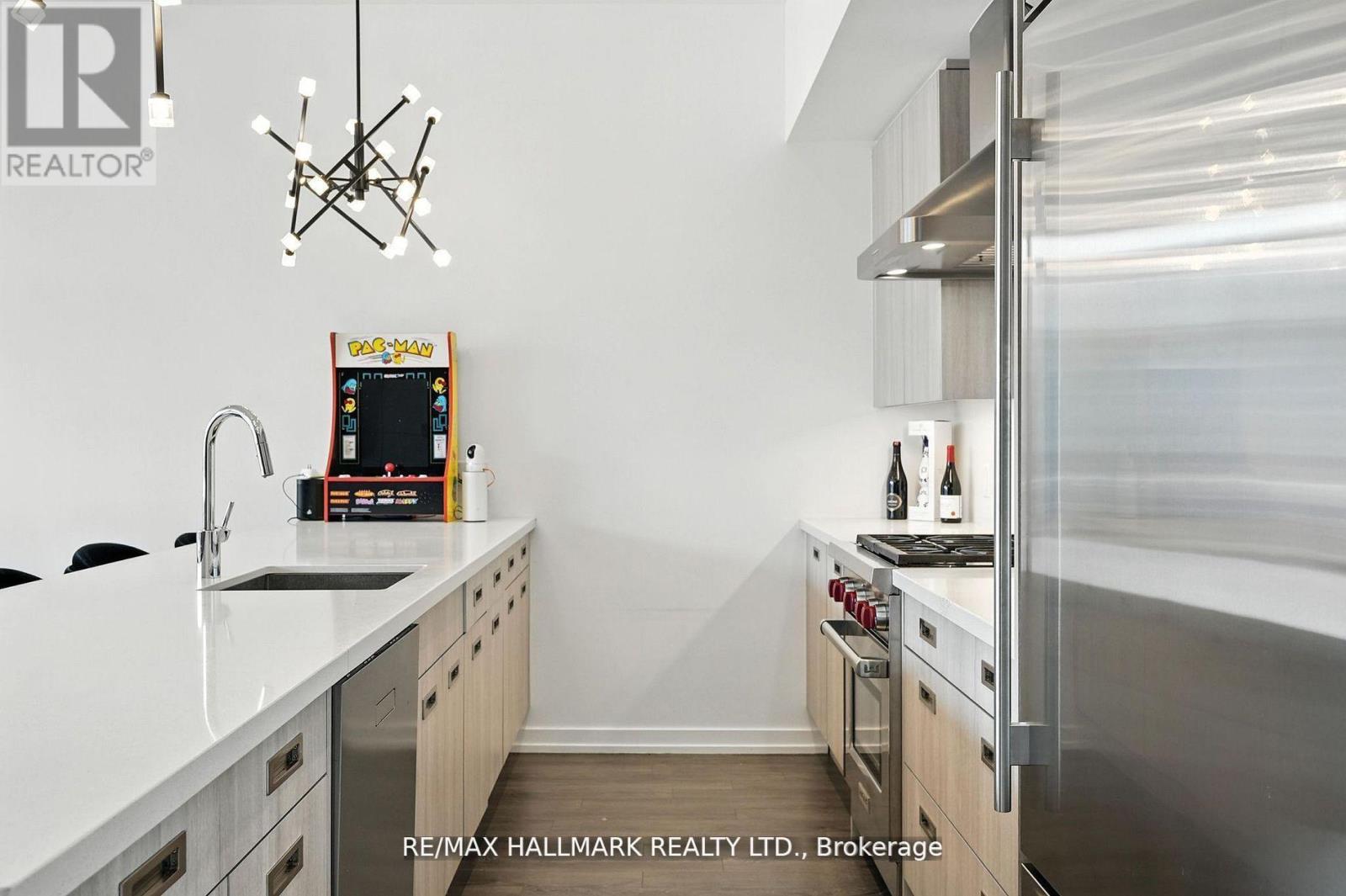 3658 Ferretti Court, Innisfil, Ontario  L9S 0N6 - Photo 9 - N12968252