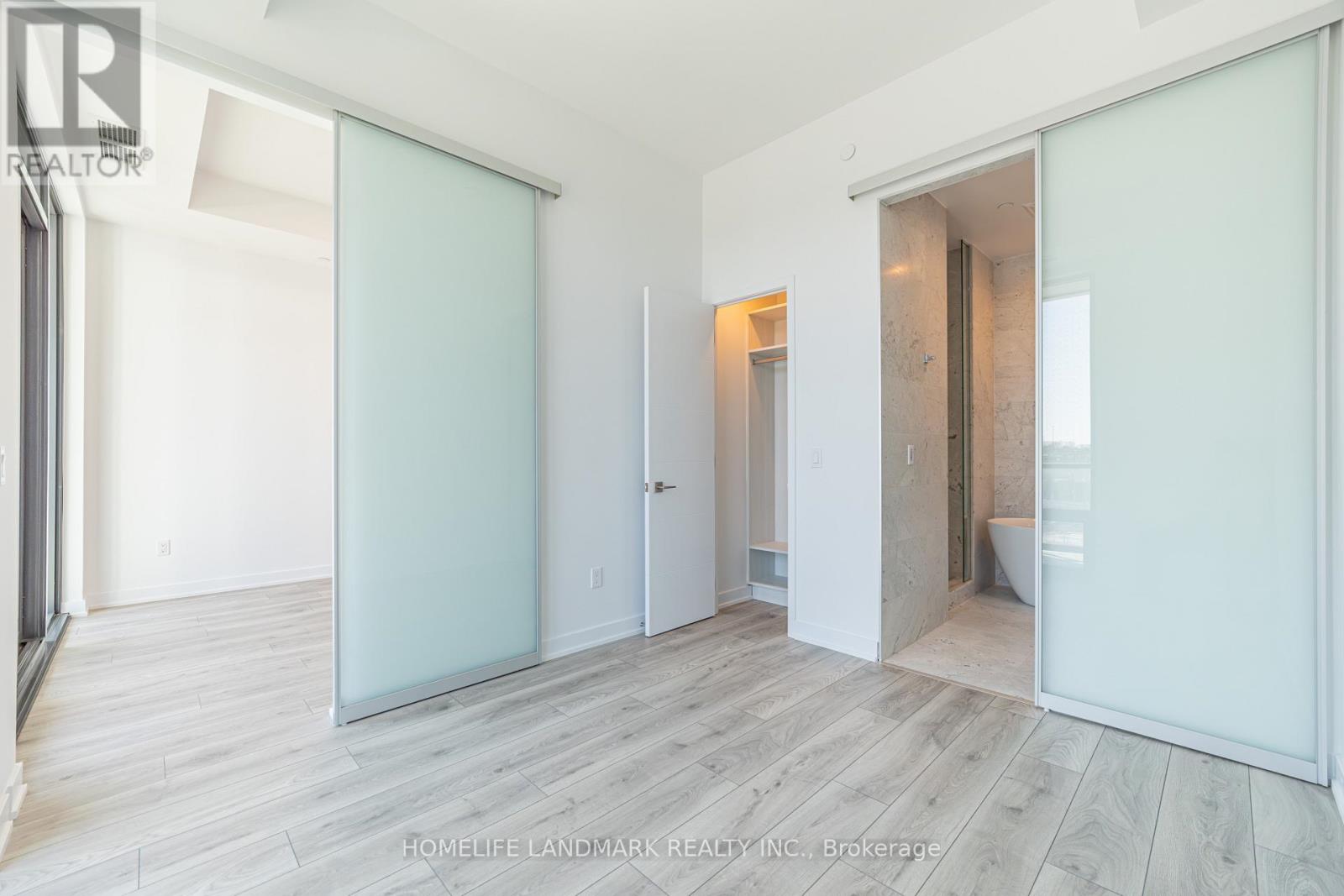 215 - 29 Green Trail Court, Toronto, Ontario  M2K 1E3 - Photo 11 - C12968164