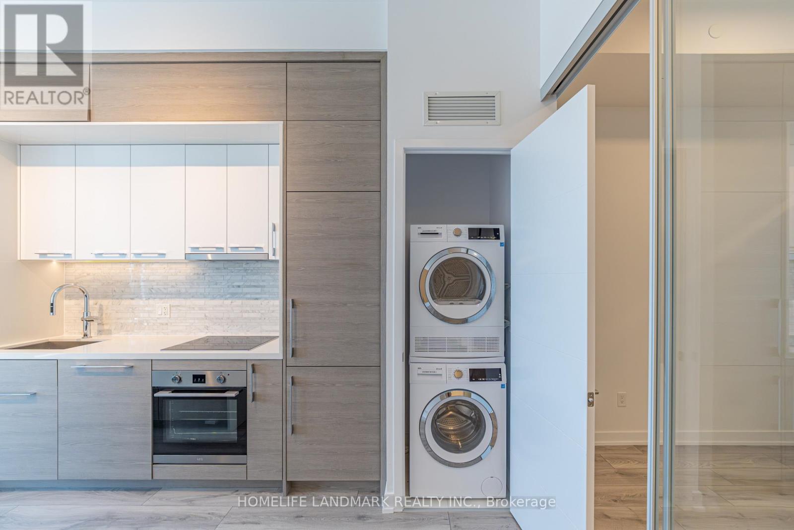 215 - 29 Green Trail Court, Toronto, Ontario  M2K 1E3 - Photo 2 - C12968164