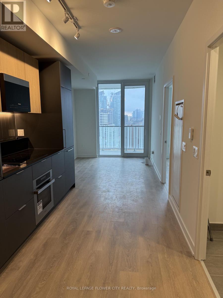 1205 - 1 Fairview Road E, Mississauga, Ontario  L5A 4C6 - Photo 2 - W12968186