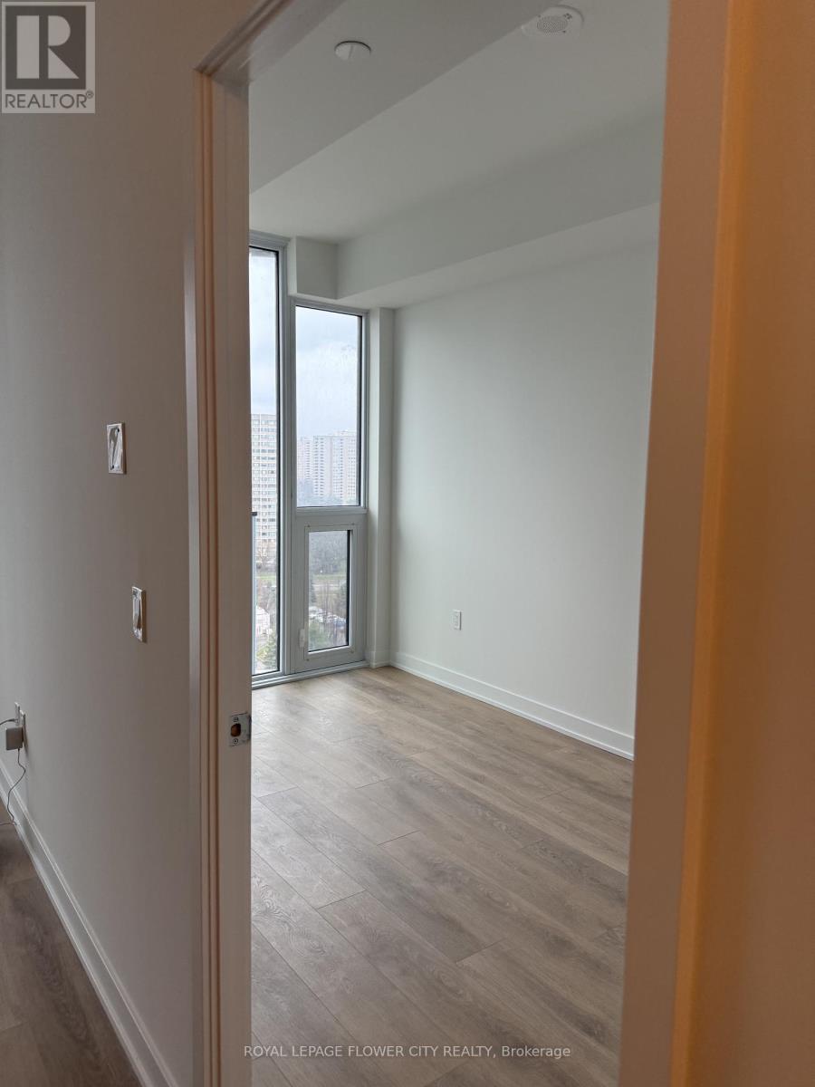 1205 - 1 Fairview Road E, Mississauga, Ontario  L5A 4C6 - Photo 7 - W12968186