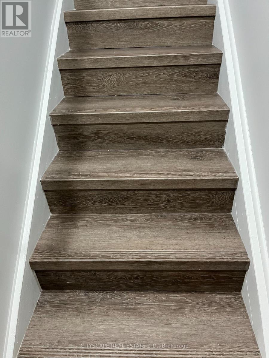 1232 Ferguson Drive, Milton, Ontario  L9E 2E4 - Photo 11 - W12968210