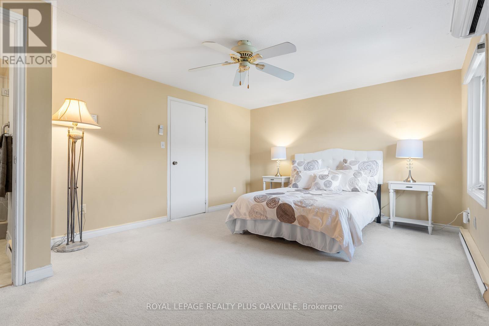 4 - 2066 Brant Street, Burlington, Ontario  L7P 3A6 - Photo 13 - W12968216