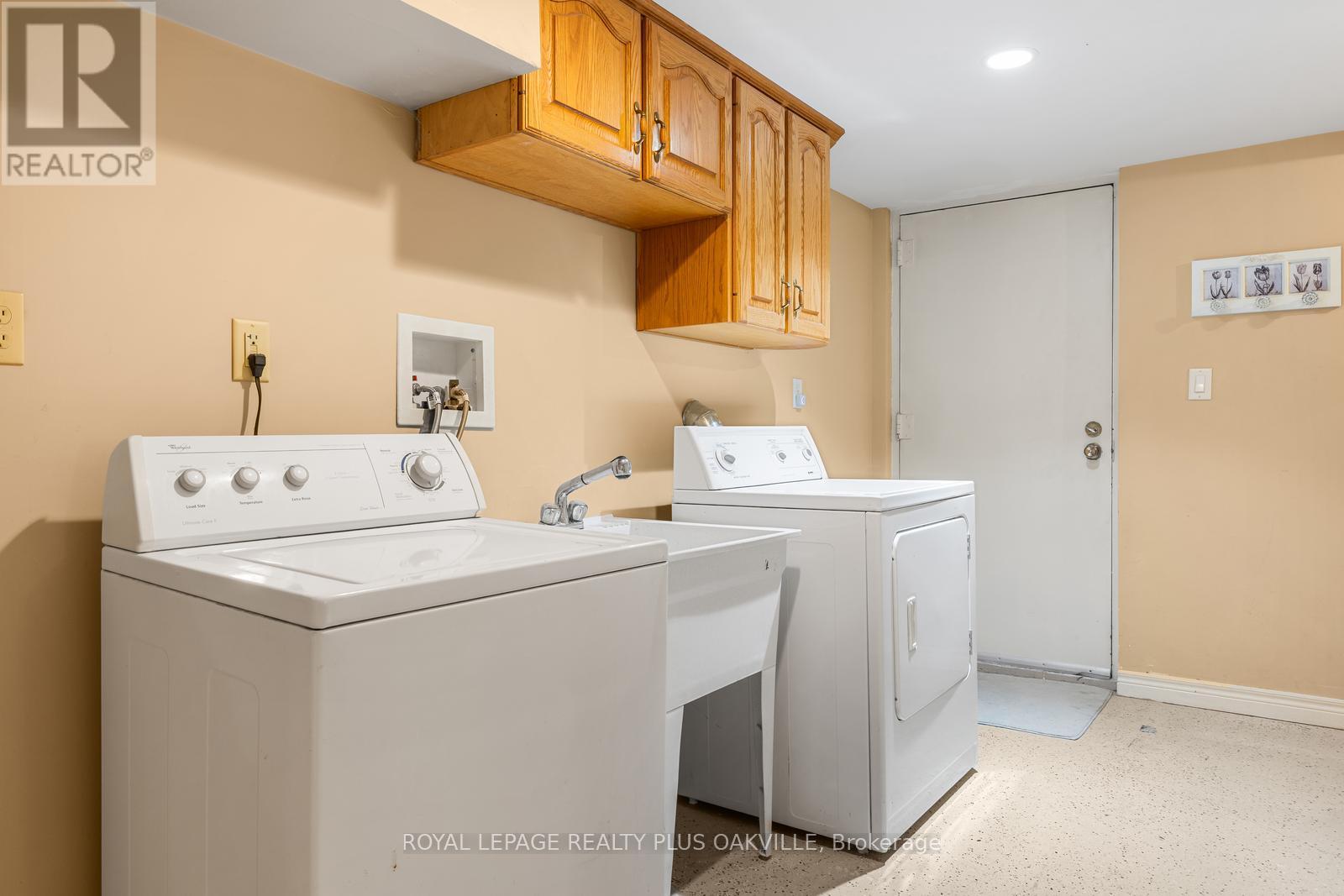 4 - 2066 Brant Street, Burlington, Ontario  L7P 3A6 - Photo 23 - W12968216