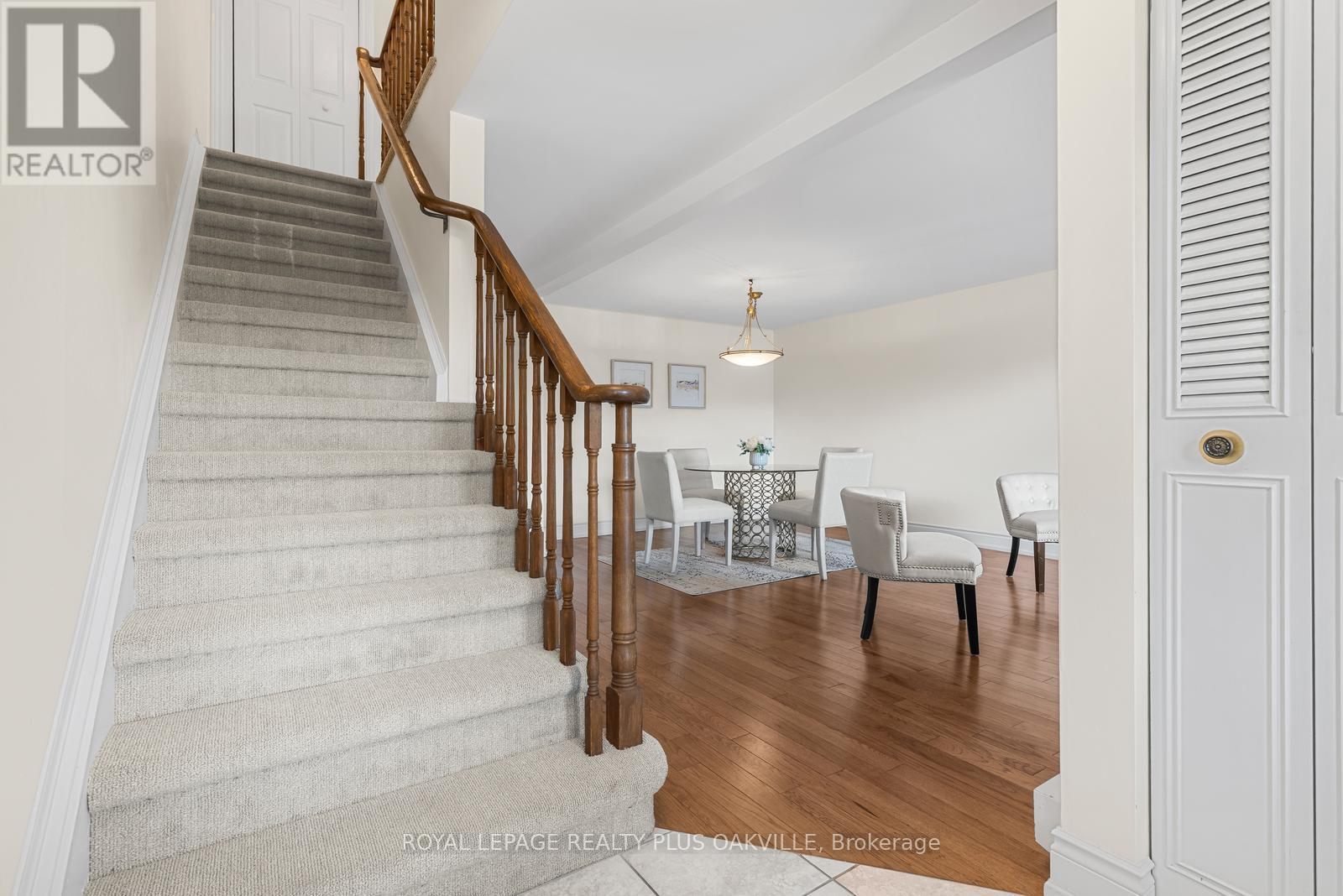 4 - 2066 Brant Street, Burlington, Ontario  L7P 3A6 - Photo 3 - W12968216