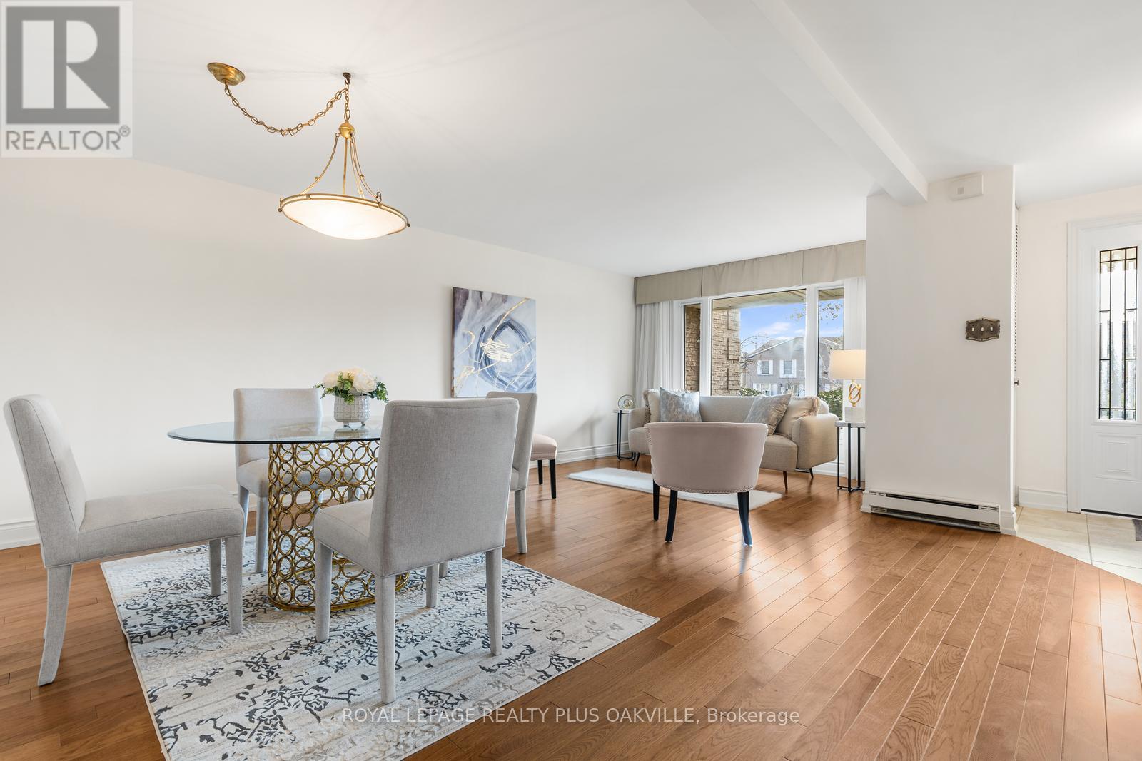 4 - 2066 Brant Street, Burlington, Ontario  L7P 3A6 - Photo 4 - W12968216