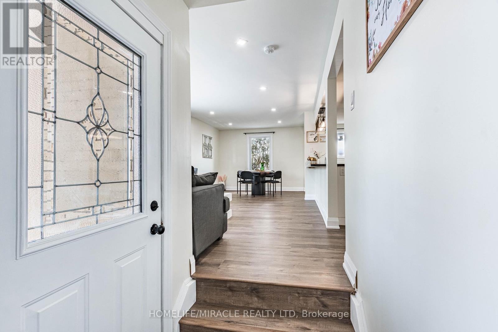 36 Mclaughlin Road N, Brampton, Ontario  L6X 1Y5 - Photo 3 - W12968254