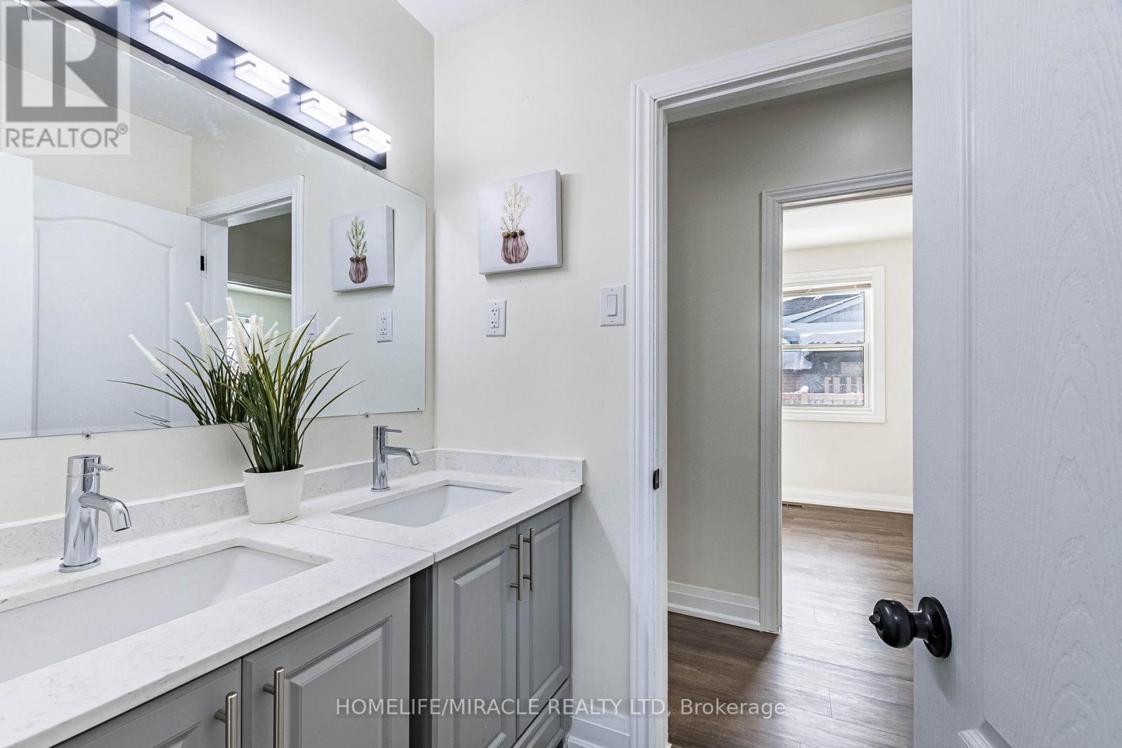 36 Mclaughlin Road N, Brampton, Ontario  L6X 1Y5 - Photo 31 - W12968254