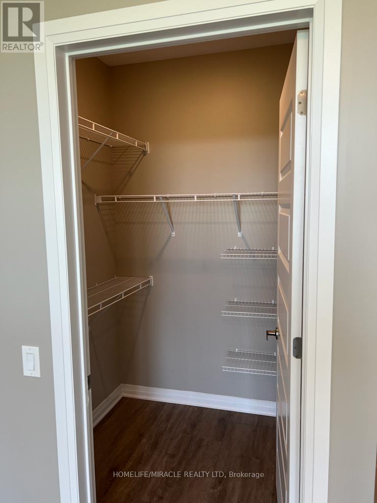 219 - 95 Dundas Street W, Oakville, Ontario  L6M 5N4 - Photo 11 - W12968256