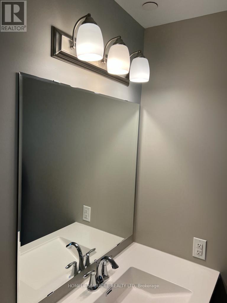 219 - 95 Dundas Street W, Oakville, Ontario  L6M 5N4 - Photo 7 - W12968256