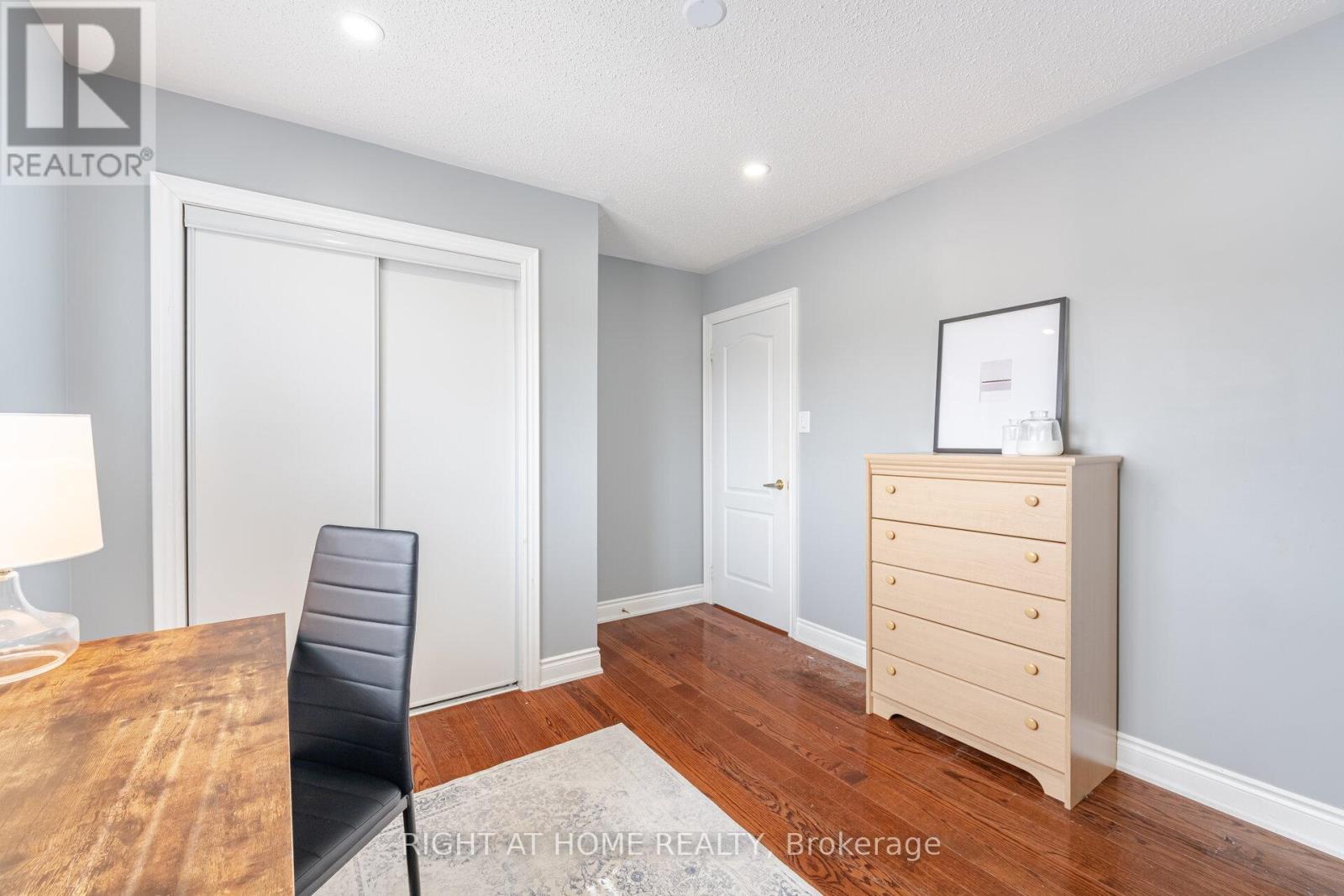 3737 Brinwood Gate, Mississauga, Ontario  L5M 7G9 - Photo 36 - W12968260