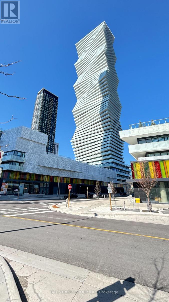 1004 - 3900 Confederation Parkway, Mississauga, Ontario  L5B 0M3 - Photo 2 - W12968284