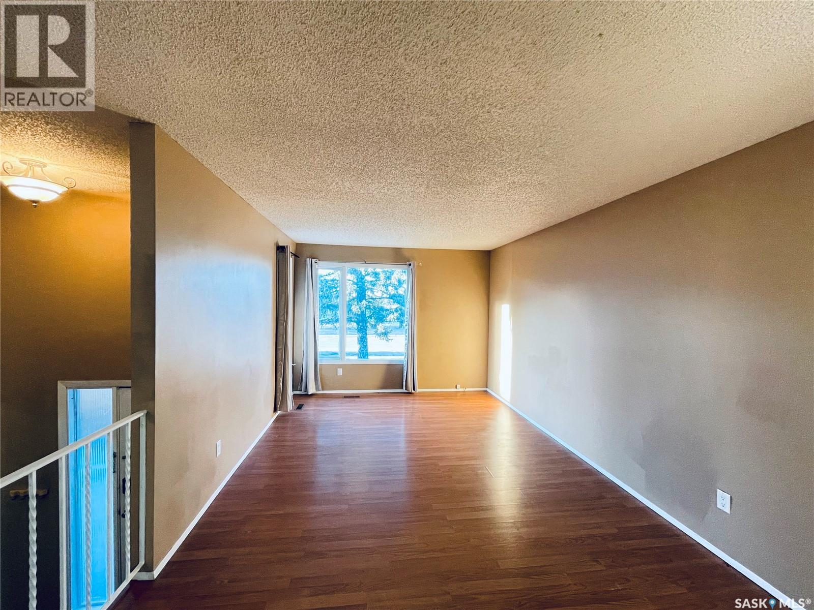 371 Fines Drive, Regina, Saskatchewan  S4W 5T3 - Photo 6 - SK032305