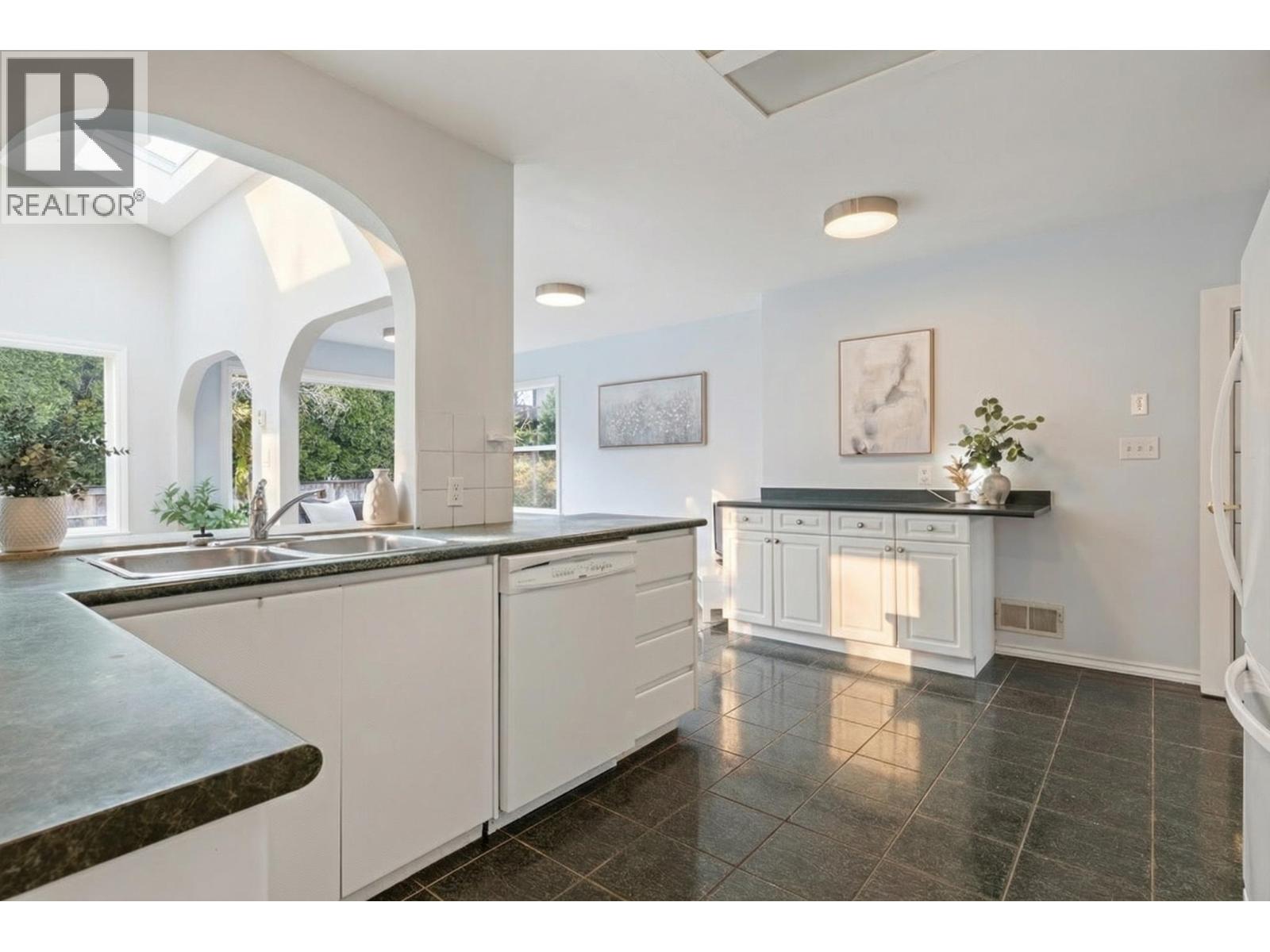 972 Beaconsfield Road, North Vancouver, British Columbia  V7R 1T2 - Photo 7 - R3107169