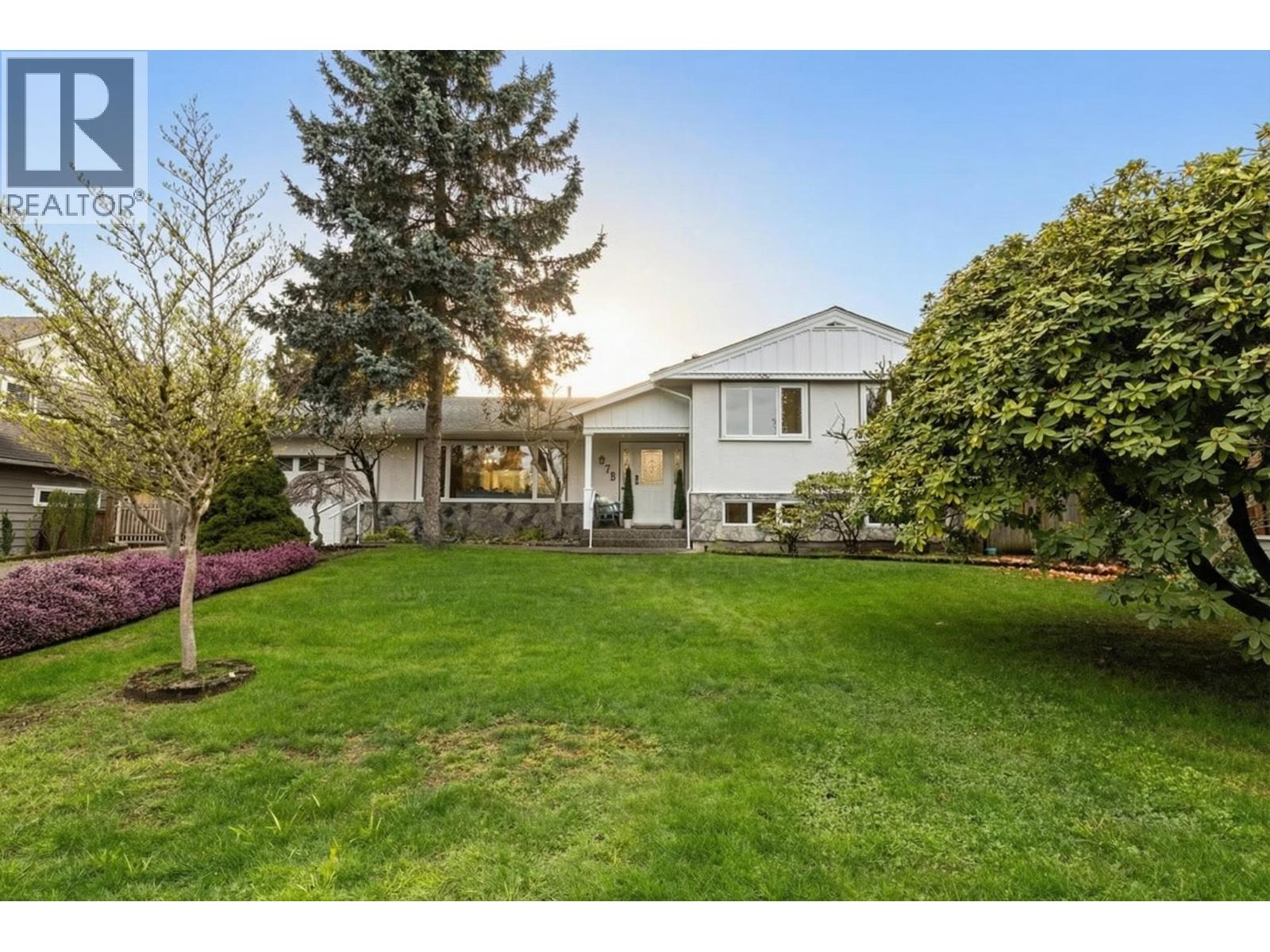 972 Beaconsfield Road, North Vancouver, British Columbia  V7R 1T2 - Photo 2 - R3107169