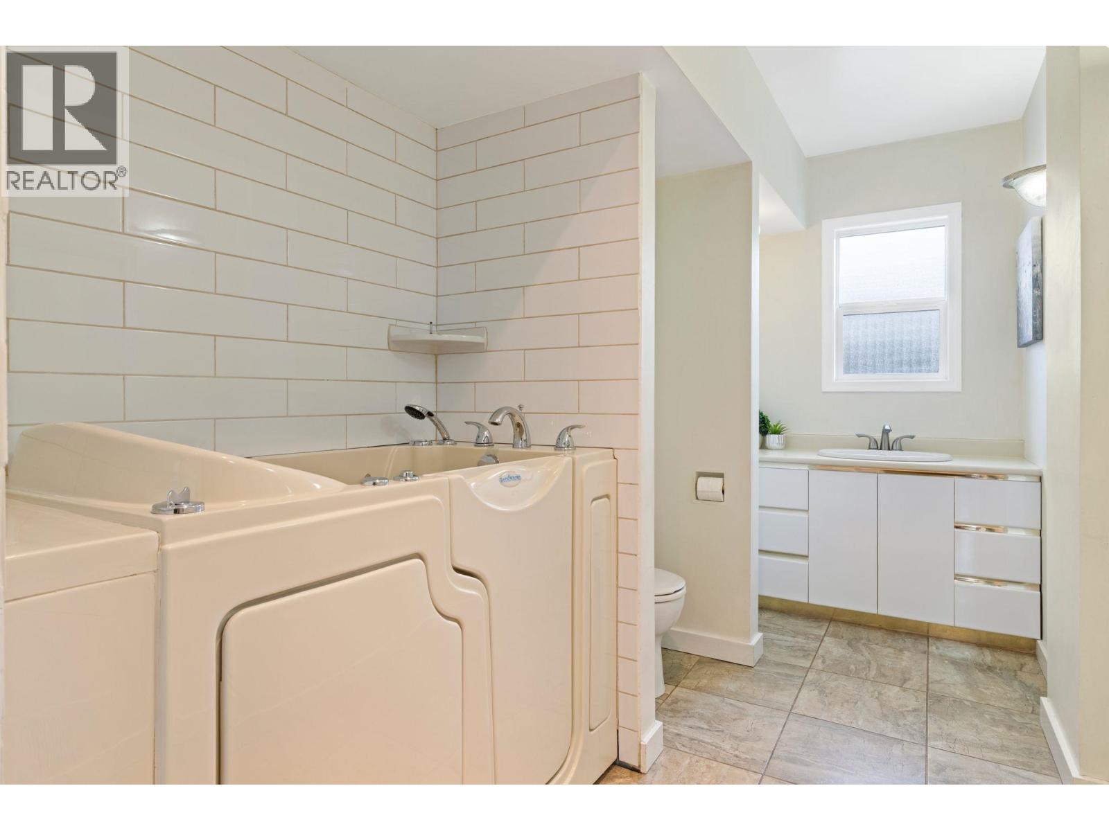 972 Beaconsfield Road, North Vancouver, British Columbia  V7R 1T2 - Photo 24 - R3107169