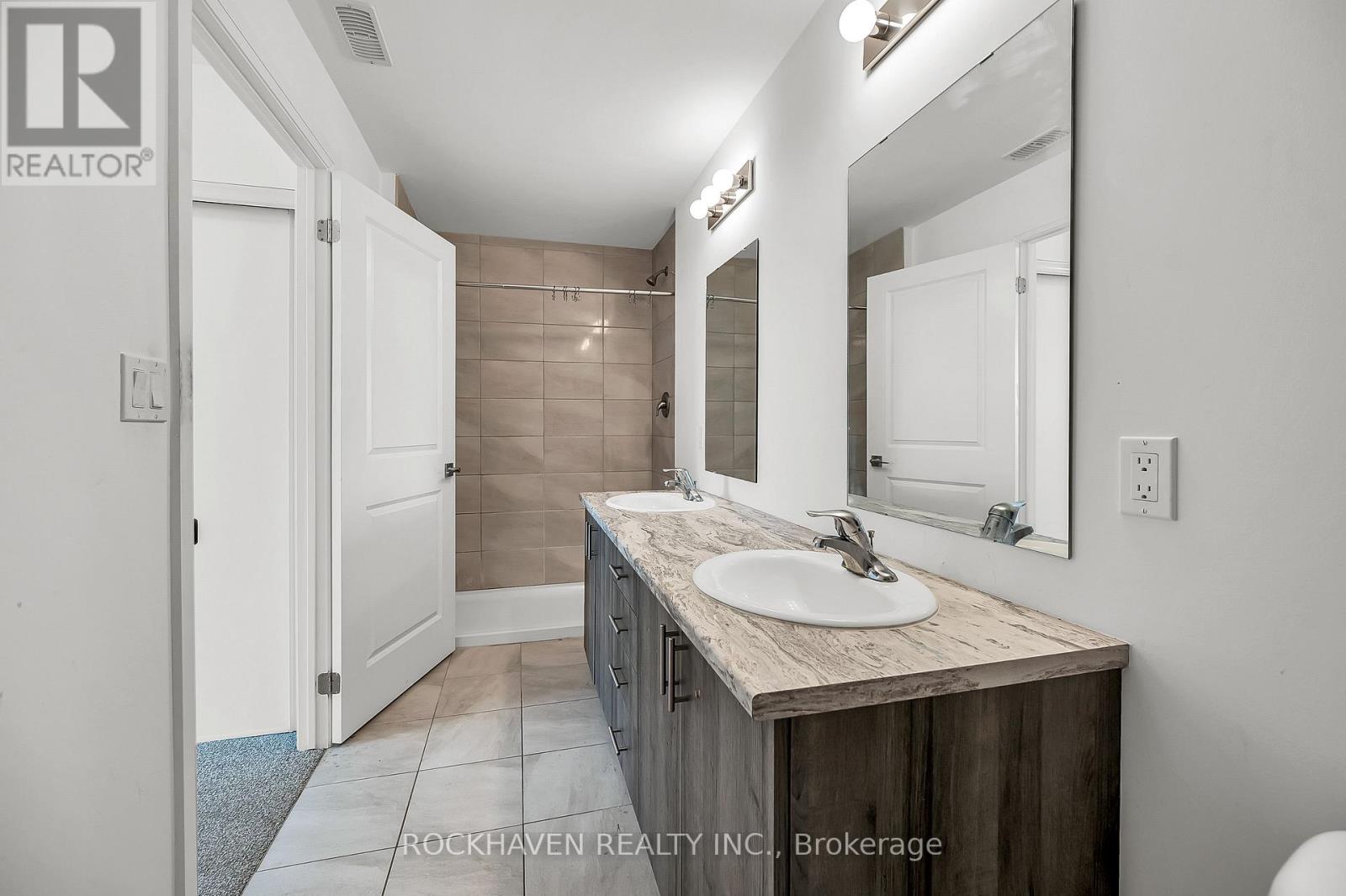 513 - 5 Hamilton Street N, Hamilton, Ontario  L8B 2A4 - Photo 15 - X12968174