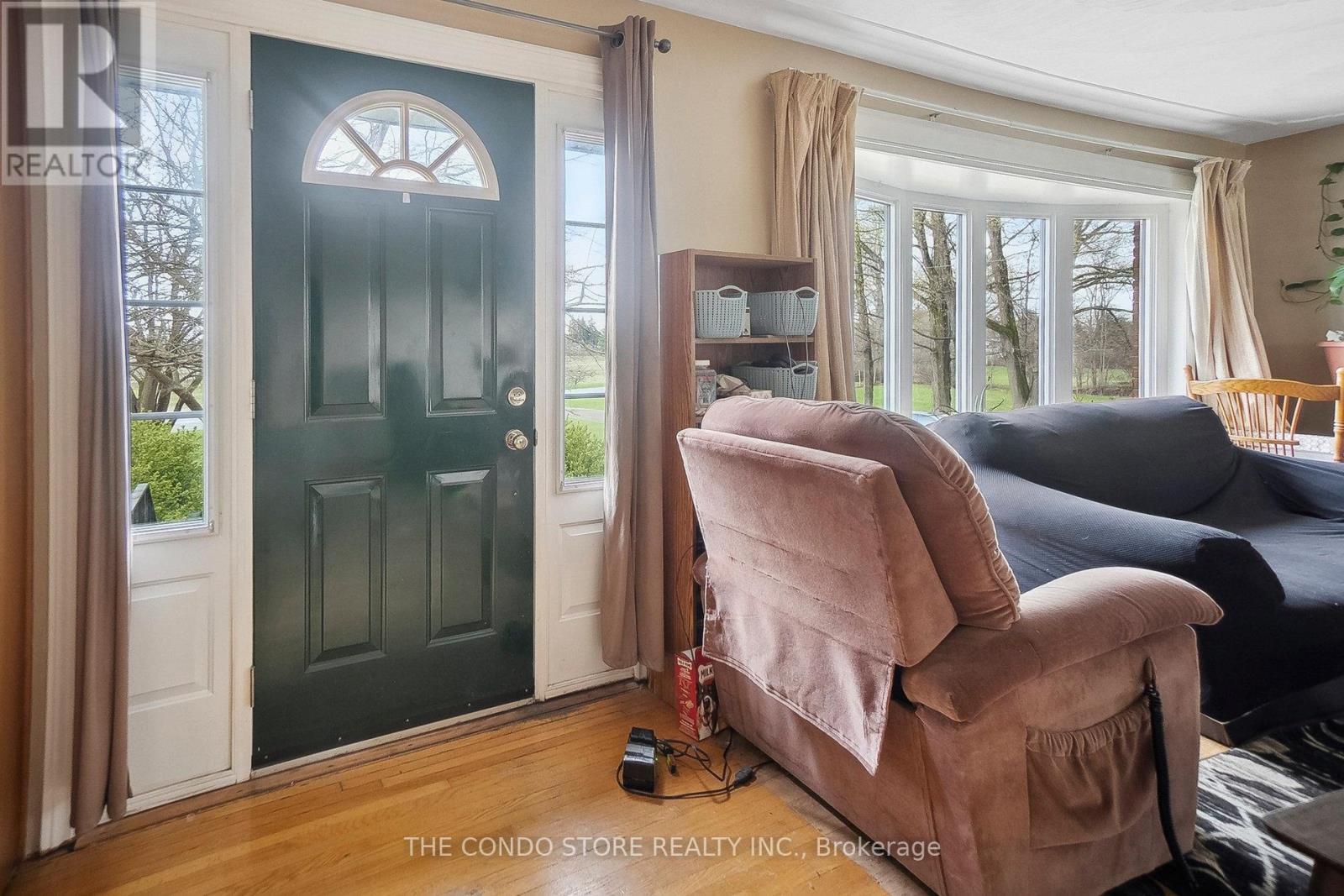 283 Inman Road, Haldimand, Ontario  N1A 2W5 - Photo 5 - X12968228