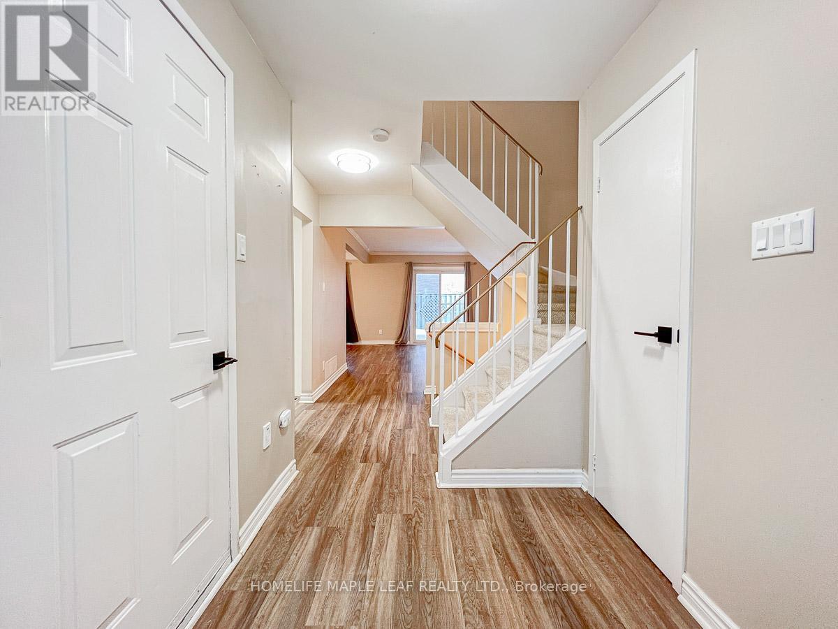 4 - 711 Osgoode Drive S, London South, Ontario  N6E 2C8 - Photo 2 - X12968272