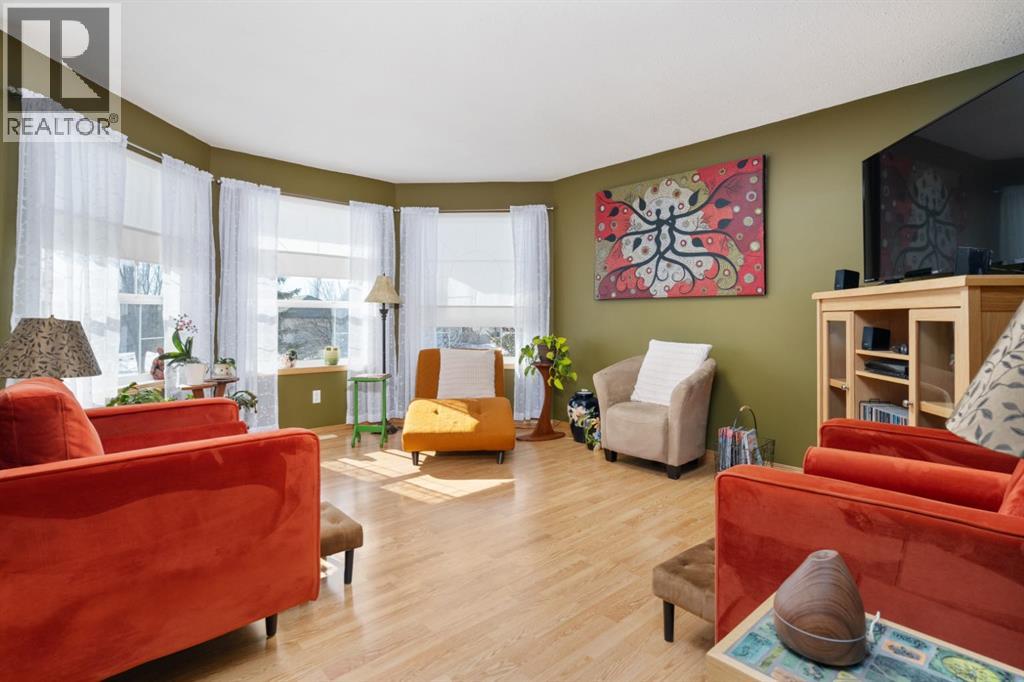 6608 33 Avenue, Camrose, Alberta  T4V 4W9 - Photo 3 - A2293491