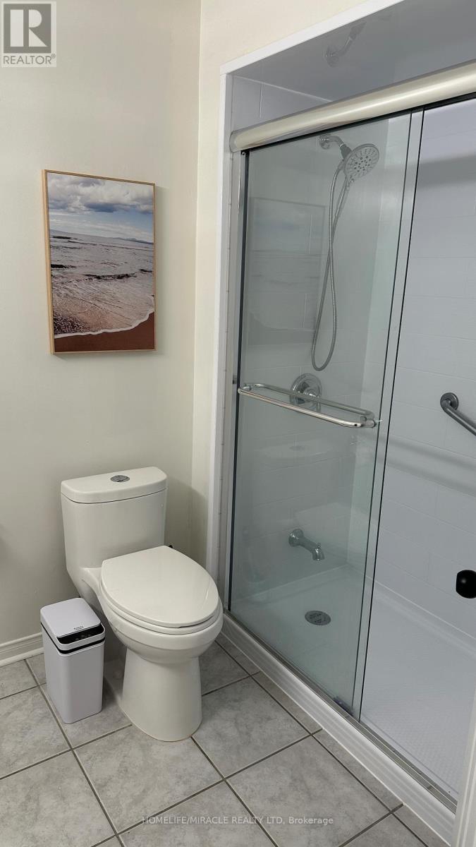 65 Fairhill Avenue, Brampton, Ontario  L7A 2E8 - Photo 21 - W12968006